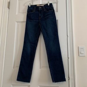 NWT Levi’s Dark Wash High Rise Straight Jeans Size 25